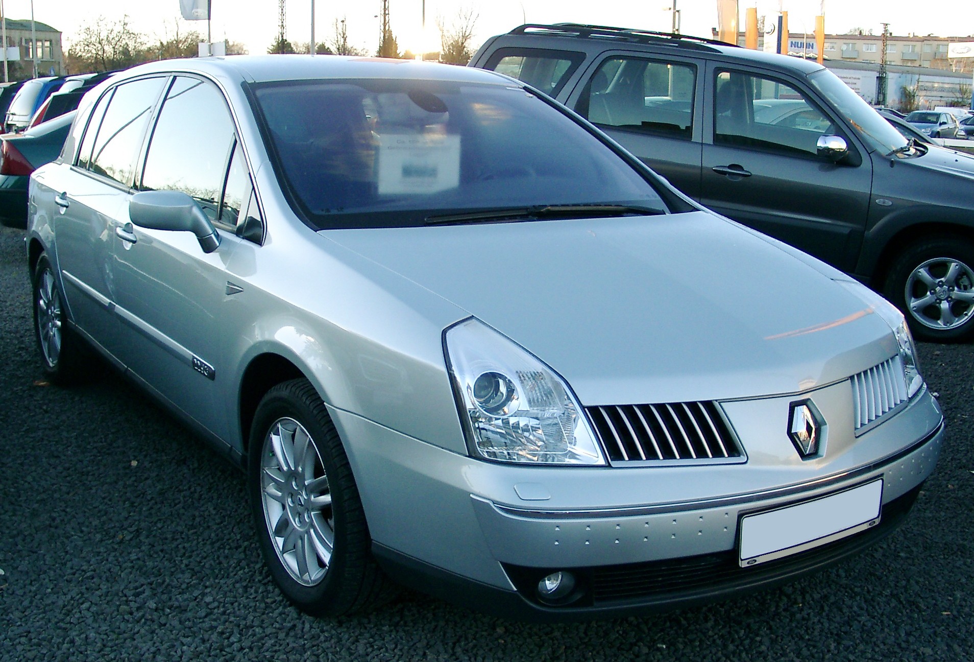 Fichier:Renault Vel Satis 3.0 dCi V6 – Heckansicht, 5. Mai 2012,  Ratingen.jpg — Wikipédia