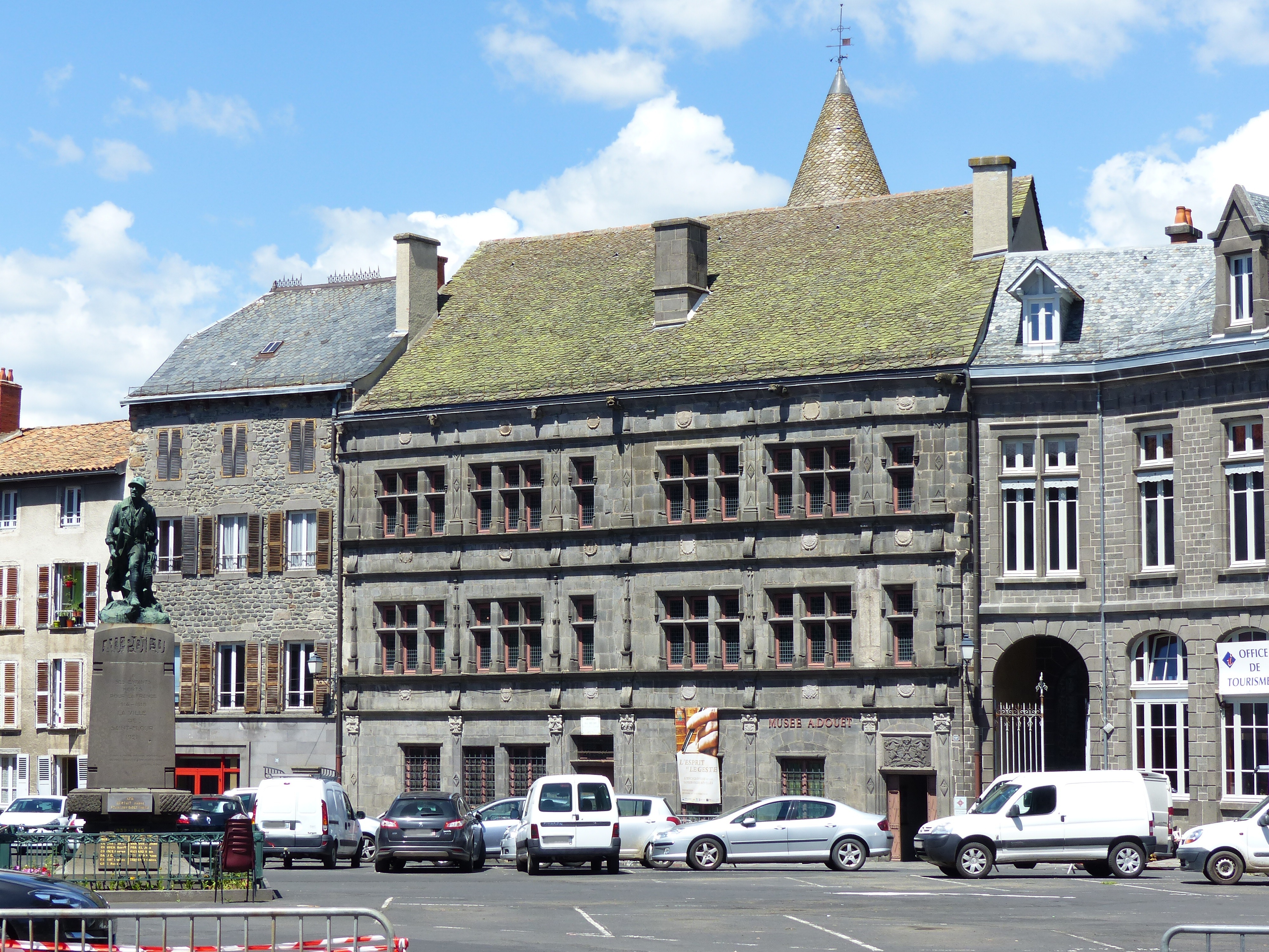 La maison consulaire  France Auvergne-Rhône-Alpes Cantal Saint-Flour 15100