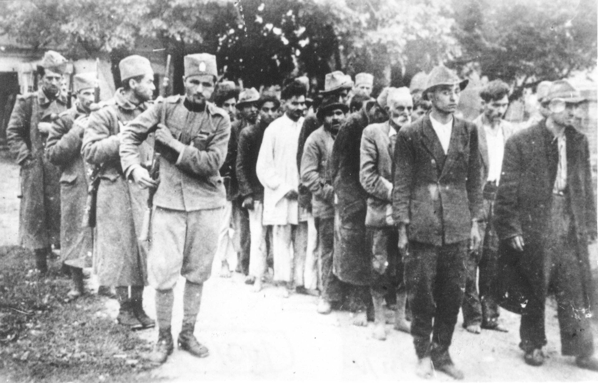 Serbian_Gypsies_taken_to_execution_1941