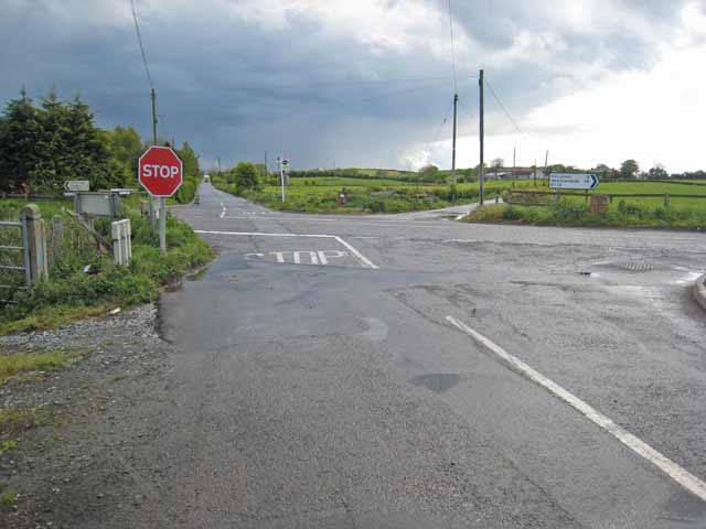 File:Six Road Ends (supposedly) - geograph.org.uk - 435762.jpg