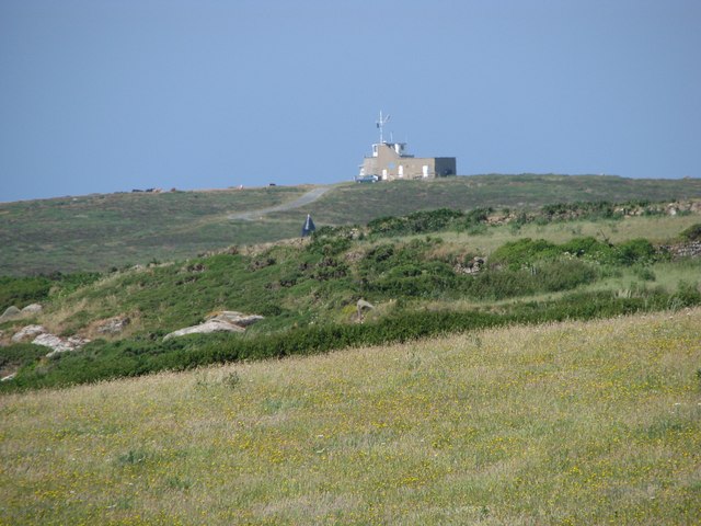 File:The coastal lookout on Gwennap Head - geograph.org.uk - 1389291.jpg