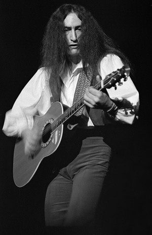 http://upload.wikimedia.org/wikipedia/commons/7/77/Uriah_heep_01041977_01_300.jpg