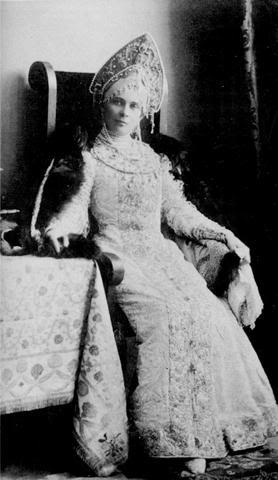 File:1903 ball - Zinaida Yusupova 4.jpg