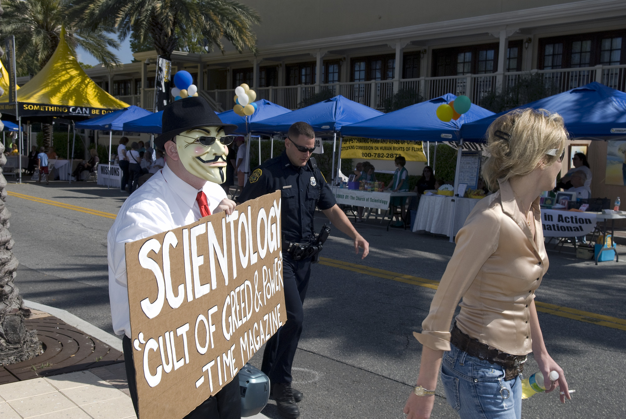 Scientology protest group celebrates founder's birthday worldwide -  Wikinews, the free news source