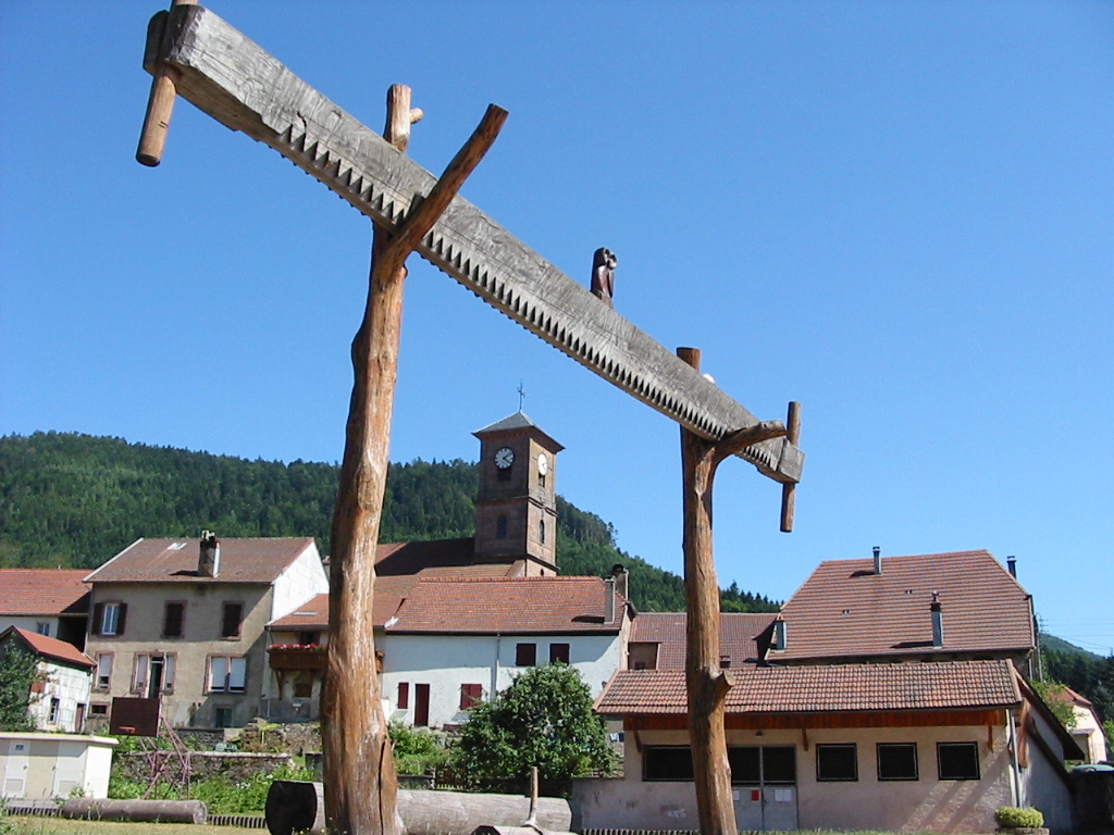 Dans les Vosges, un étonnant musée de la batterie pour les