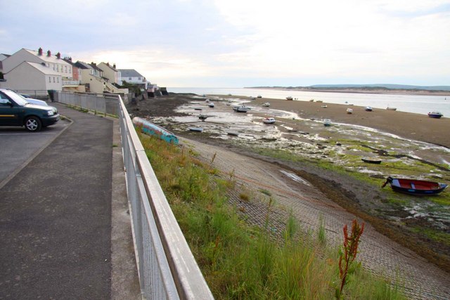 File:Appledore Quay - geograph.org.uk - 1394261.jpg