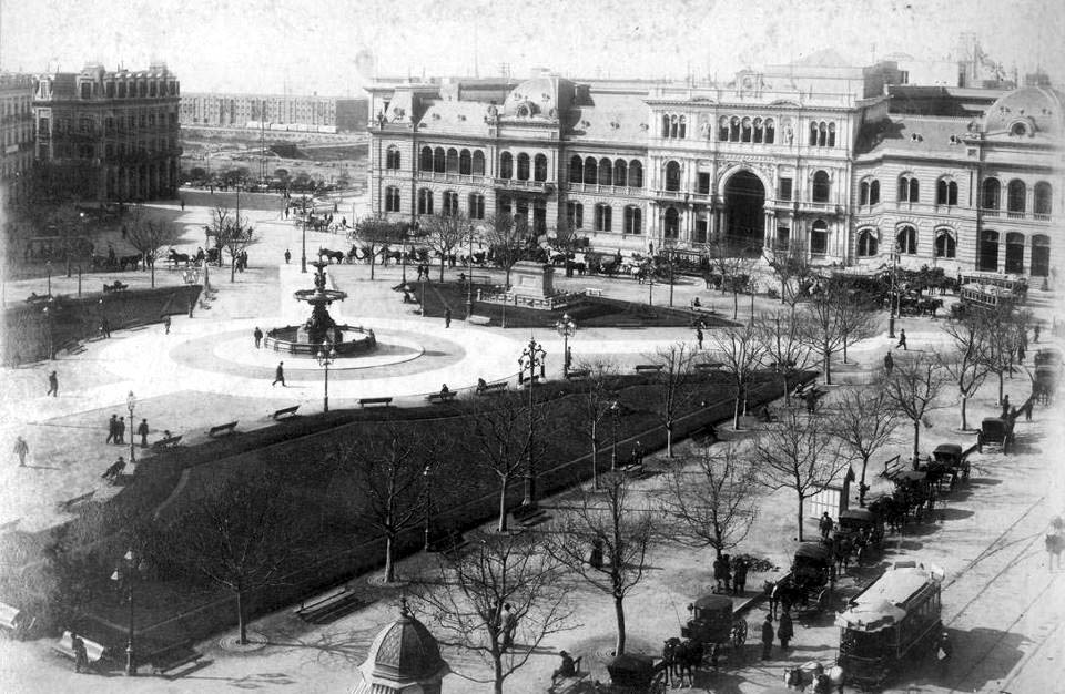 149 Archivo General de la Nación Argentina 1890 Buenos Aires, carro  irrigante Stock Photo - Alamy