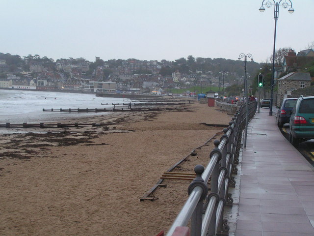 File:Beach and groynes, Swanage - geograph.org.uk - 268732.jpg