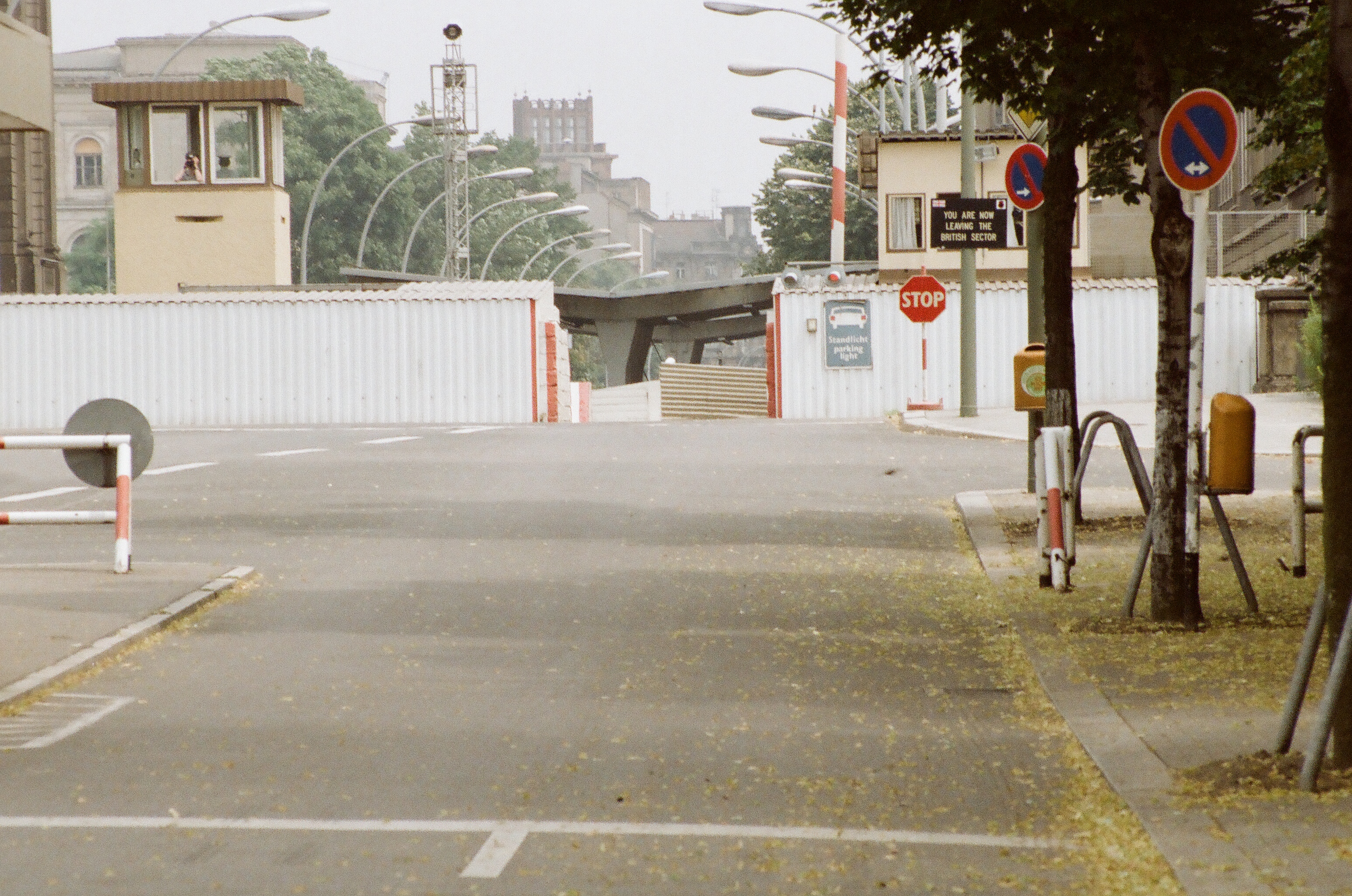 Berliner Mauer 1987 00010020.jpg