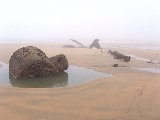 File:Boiler and propeller shaft of wreck, Menachurch Point - geograph.org.uk - 411088.jpg