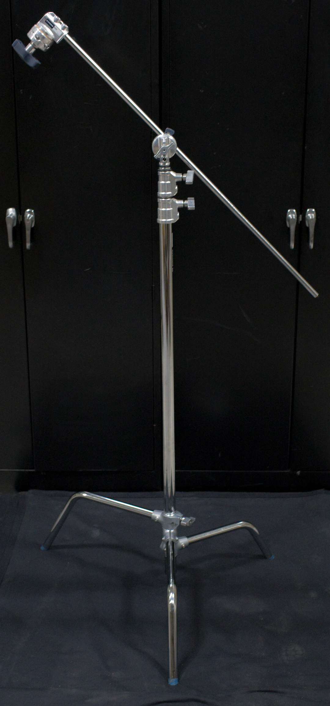 Matthews 40 C-Stand with Sliding Leg, Grip Head, and Arm