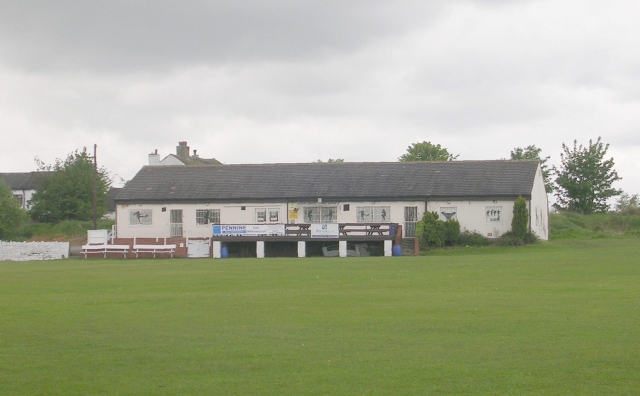 Small picture of Scholes Cricket Club courtesy of Wikimedia Commons contributors