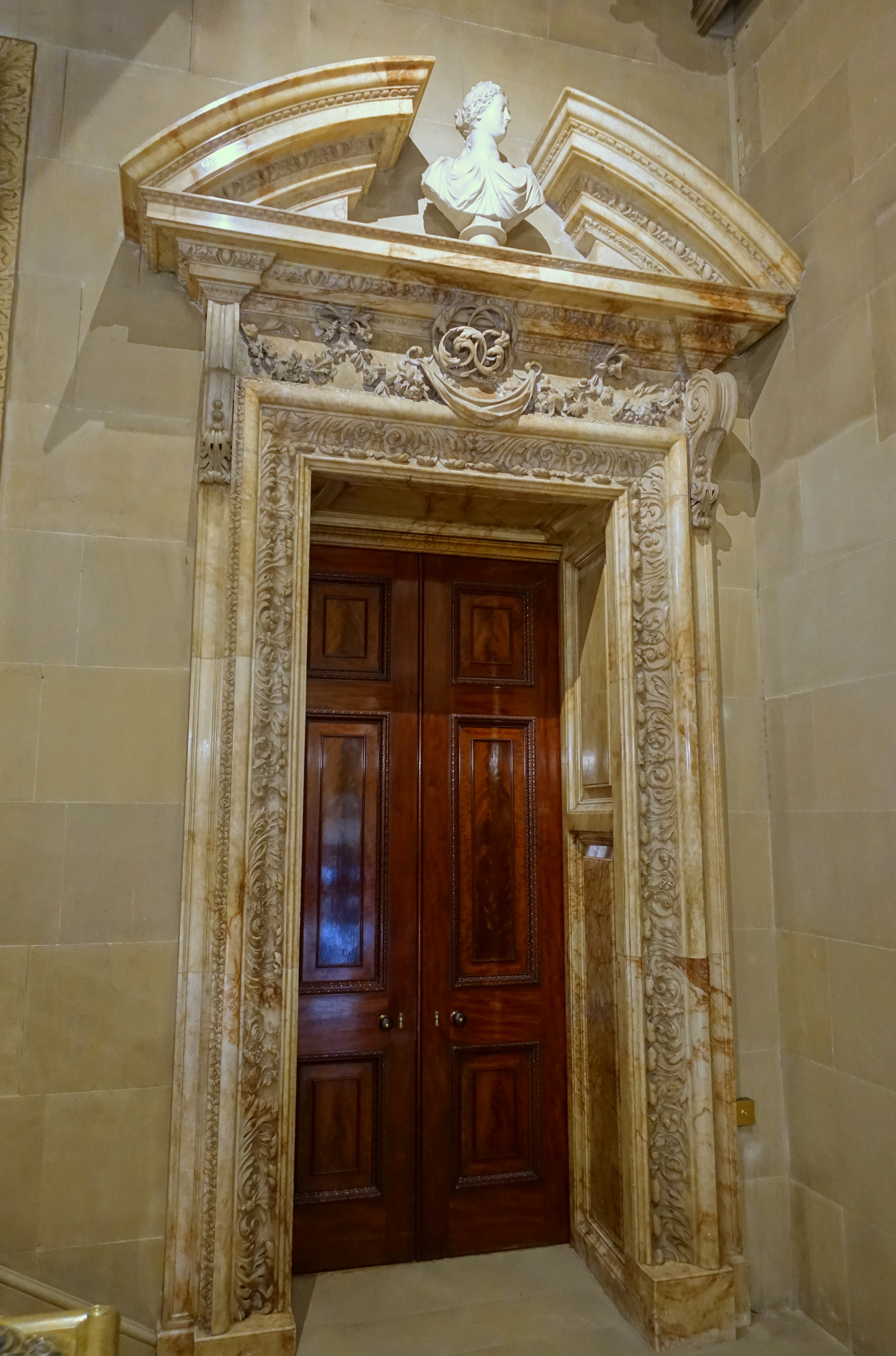 File Doorway Chatsworth House Derbyshire England Dsc Jpg Wikimedia Commons