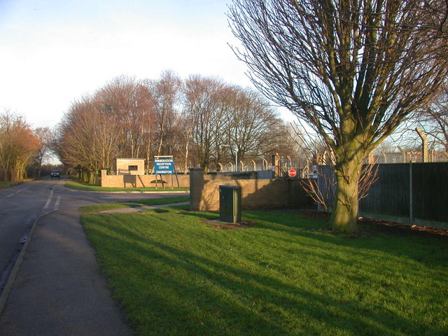 File:Entrance to Oakington Immigration Reception Centre - geograph.org.uk - 660723.jpg