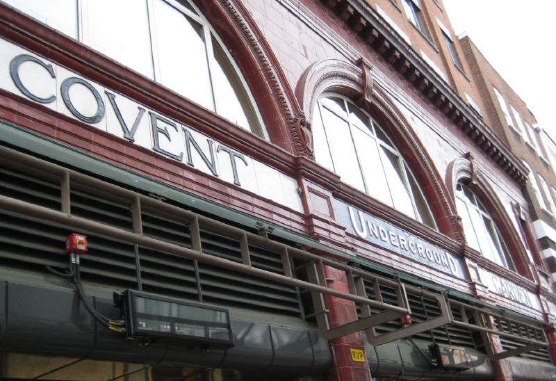 File:Facade of Covent Garden Station.jpg