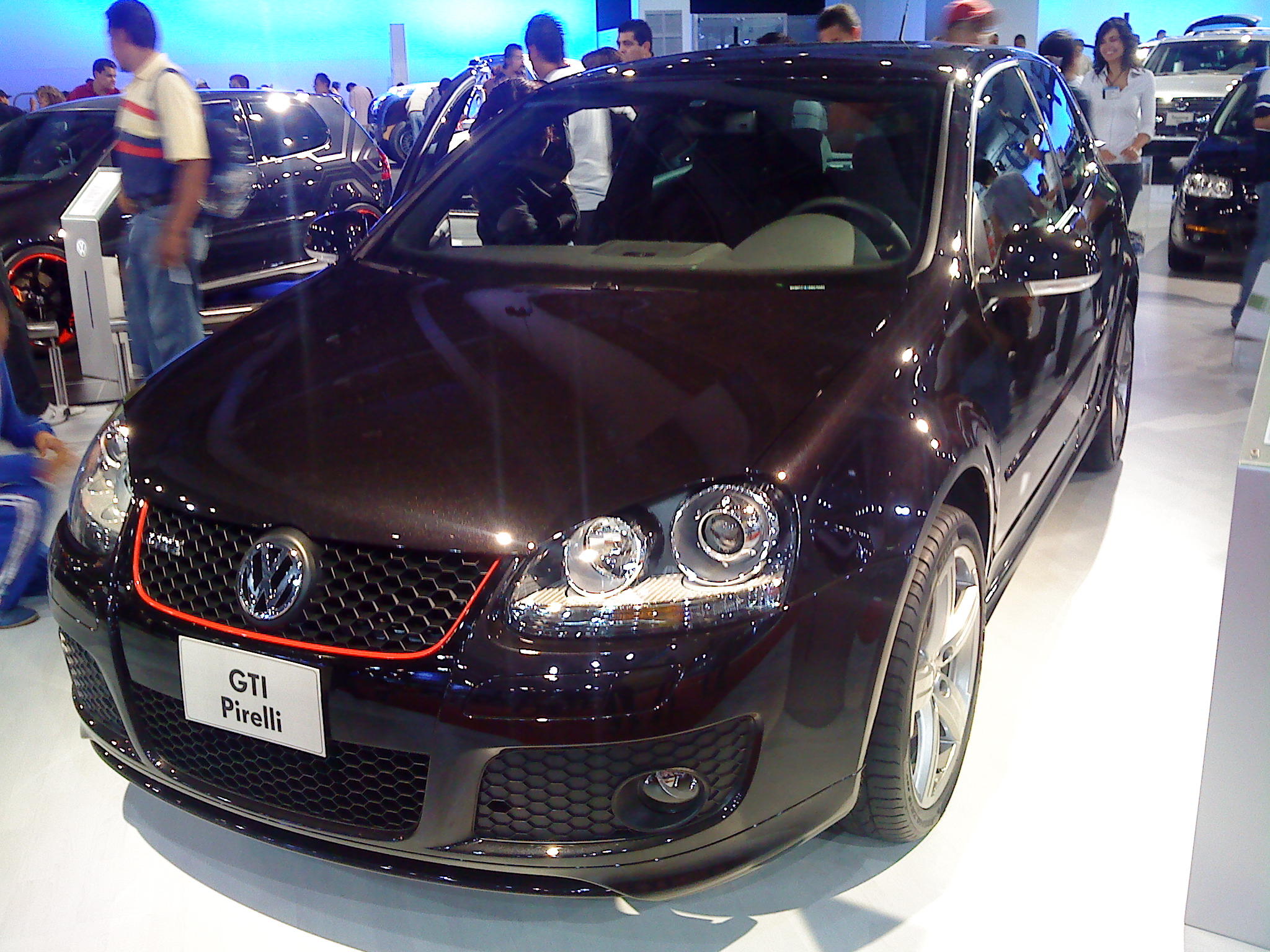 File:VW Golf V front 20090804.jpg - Wikimedia Commons