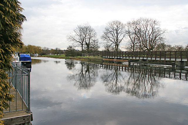 File:Grand Union Canal-River Soar - geograph.org.uk - 150706.jpg