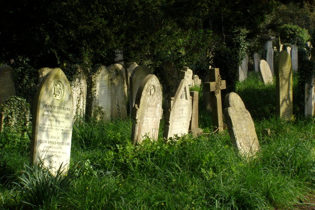 File:Graves, Southampton Old Cemetery - geograph.org.uk - 1253633.jpg