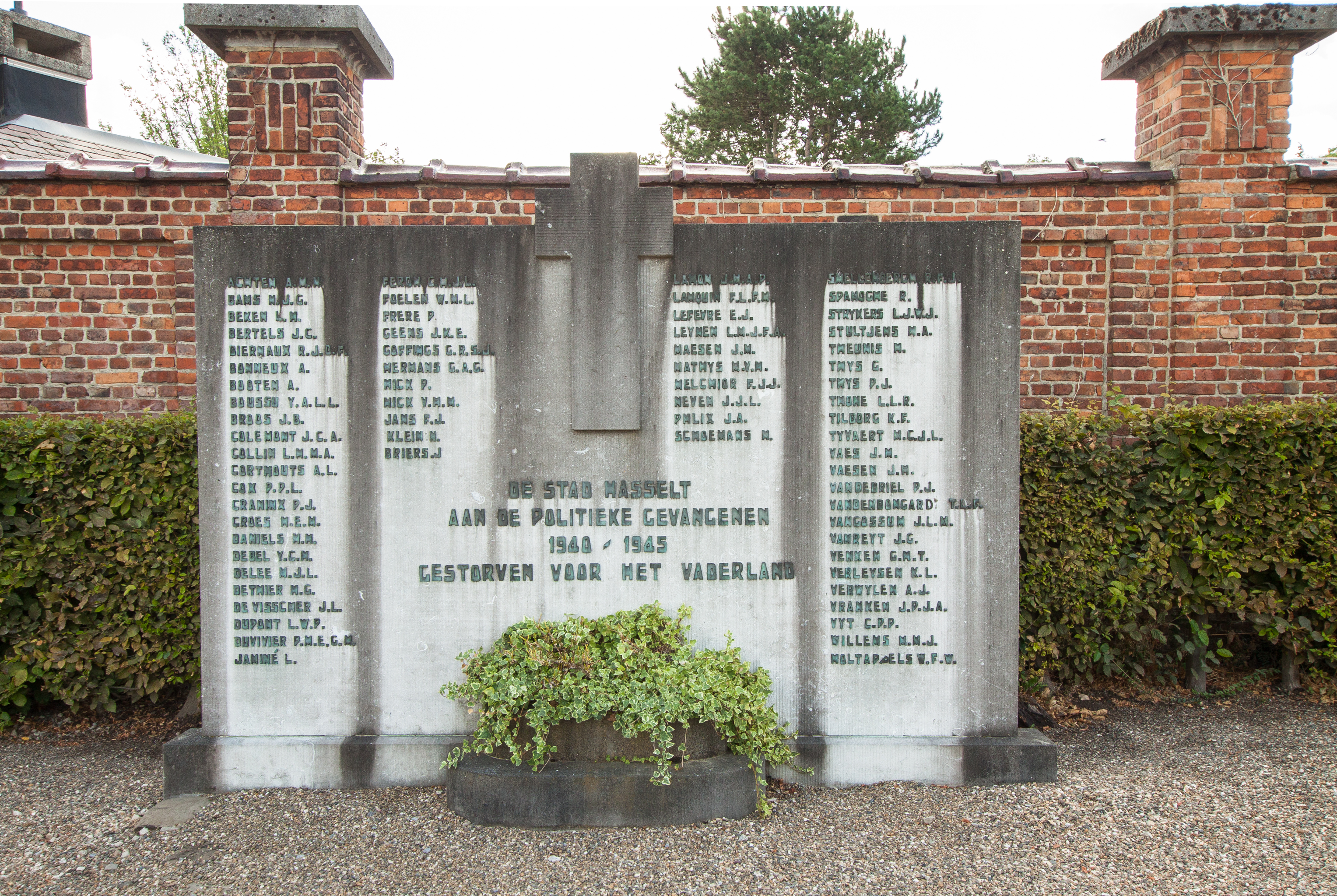 File Hasselt Kruisveld Communal Cemetery 3 Jpg Wikimedia Commons