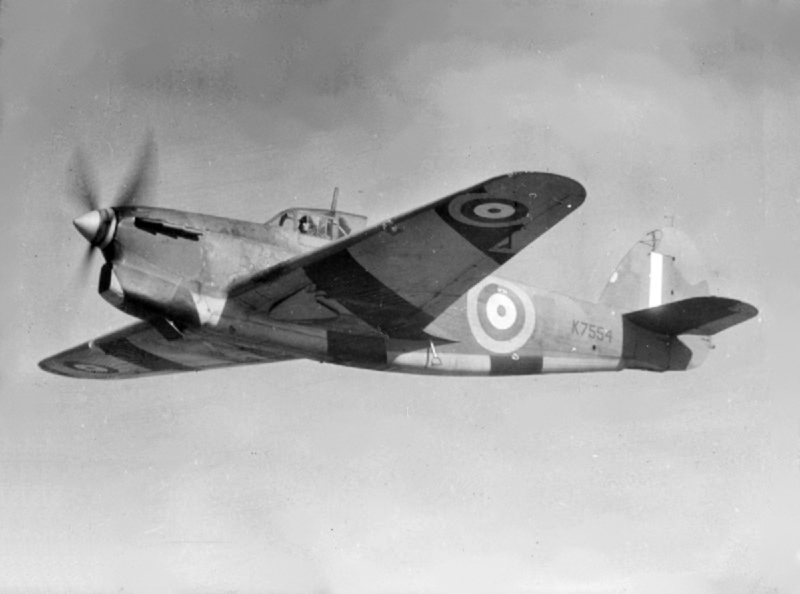 Hawker_Henley_TT_III_target_tug_in_flight_c1938.jpg