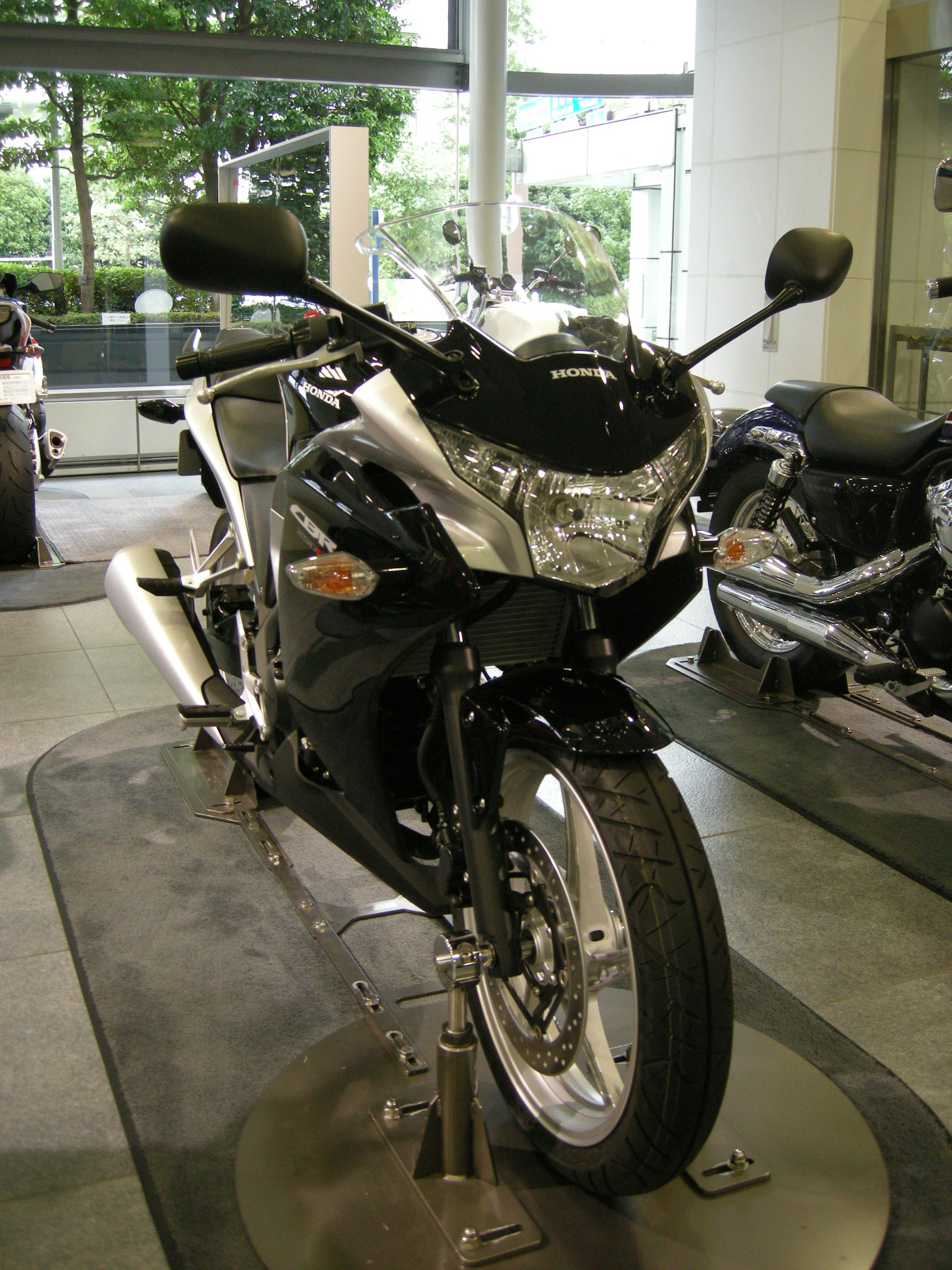 ファイル:Honda cbr250r(mc41).jpg - Wikipedia