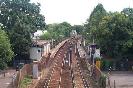 Ifield railway station