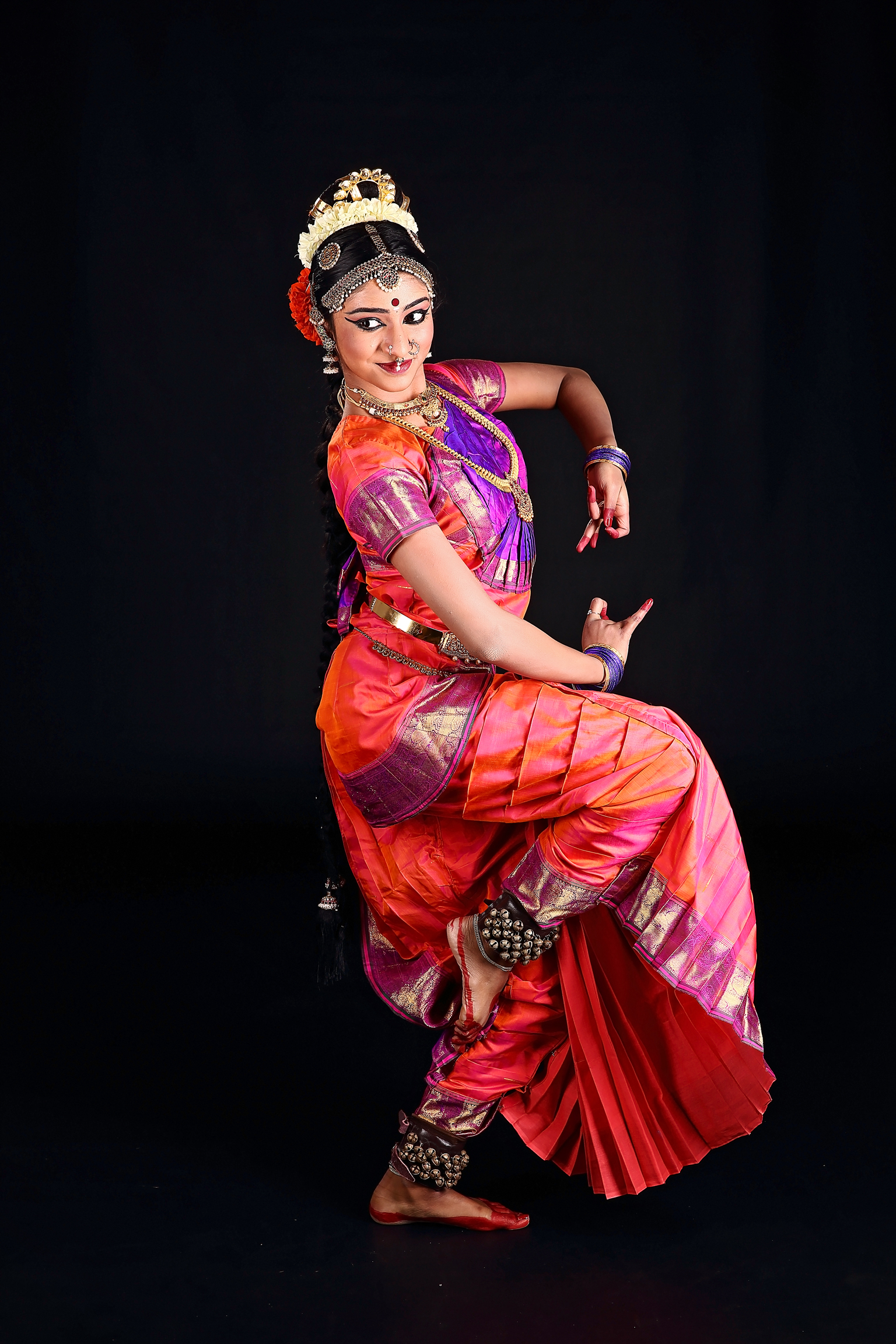 Kuchipudi Rangapravesam or Bharata Natyam Arangetram Poses | Bharatanatyam  costume, Arangetram, Bharatanatyam