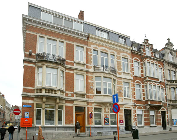 File:Leuven Monsieur Ladeuzeplein 9-10-11 - 109104 - onroerenderfgoed.jpg