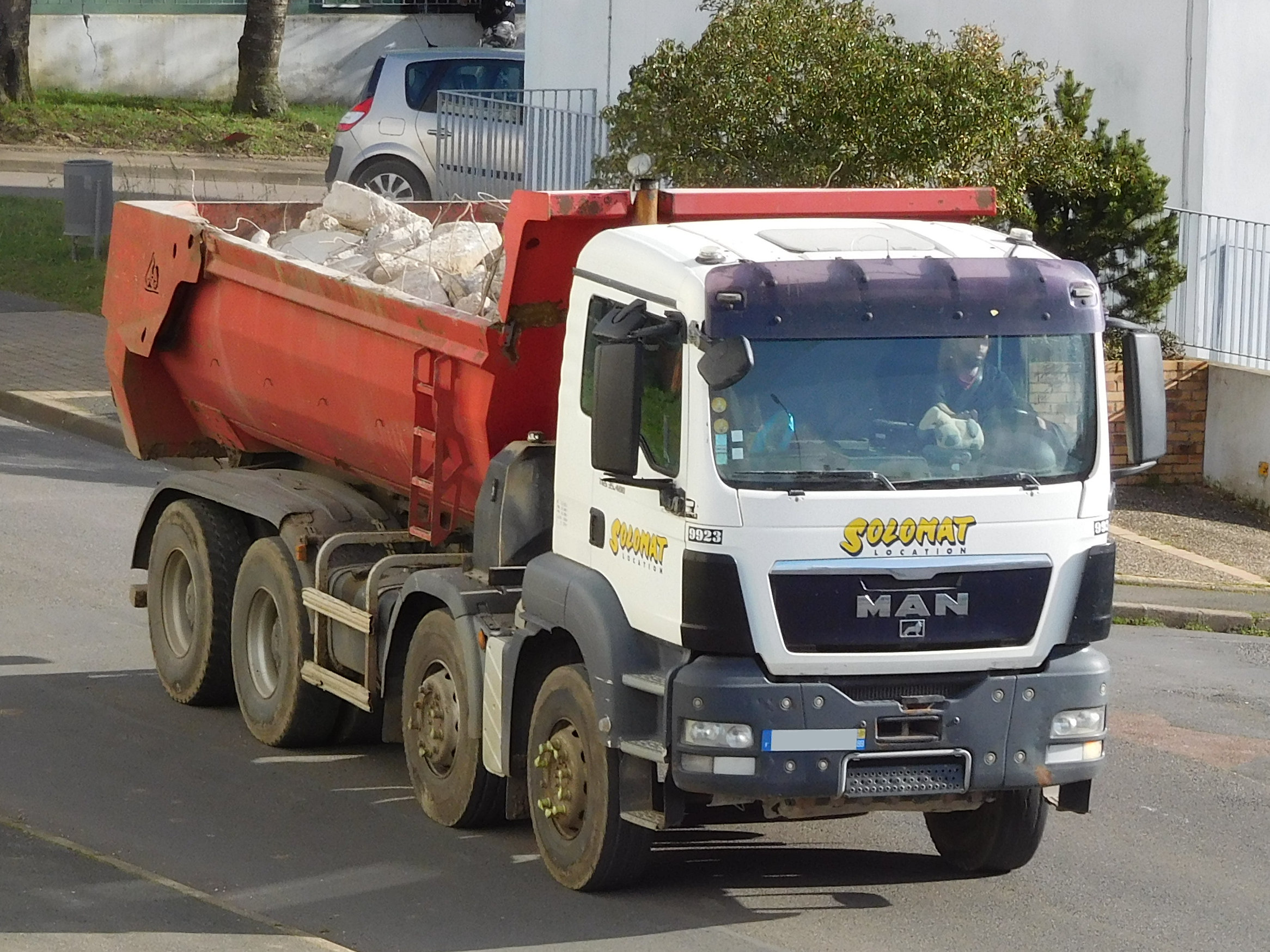 File:MAN dump truck (1).jpg - Wikimedia Commons