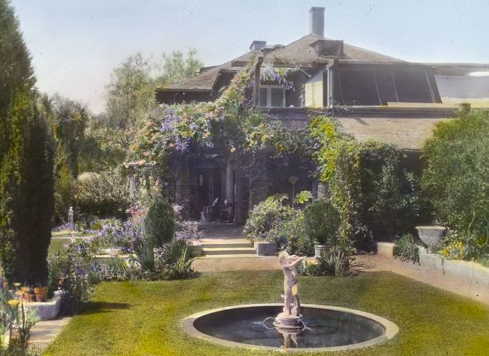 File:Myron Hunt house, 200 North Grand Avenue, Pasadena, California. LOC 6950347934 (cropped).jpg