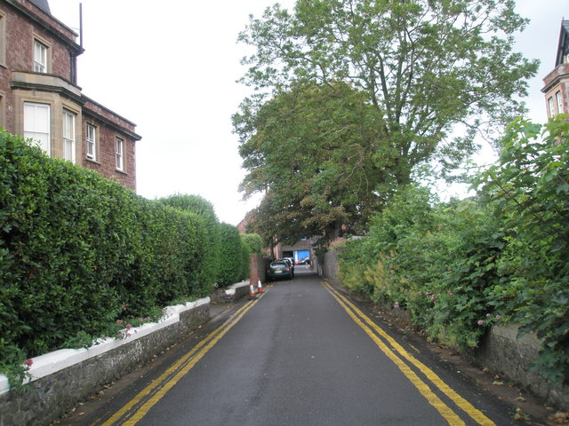 File:Narrow lane between The Esplanade and North Road - geograph.org.uk - 944270.jpg