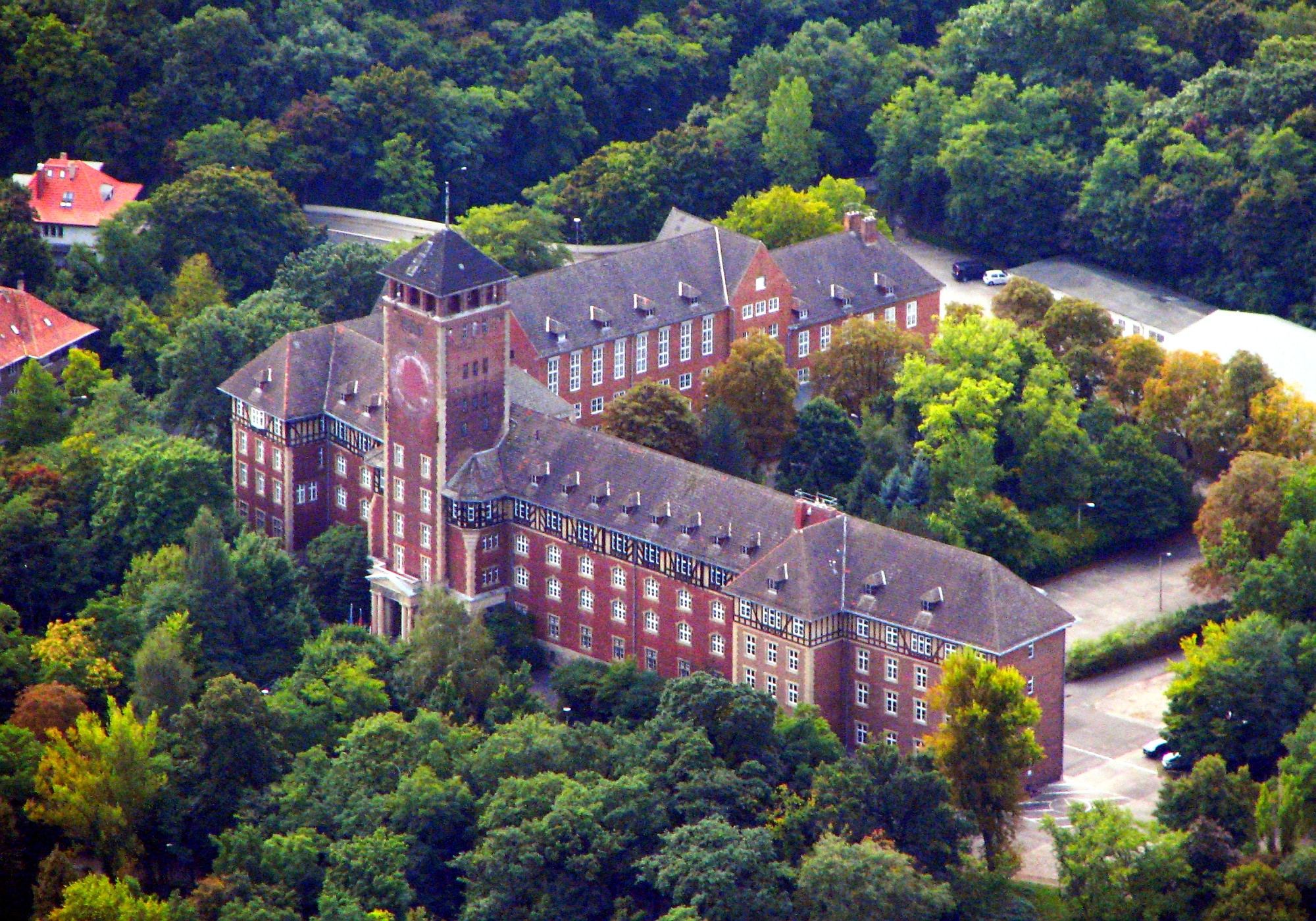 Die „Reichskriegsschule“ auf dem Brauhausberg in Potsdam wurde 1902 erbaut, von 1919 bis 1945 Sitz d...