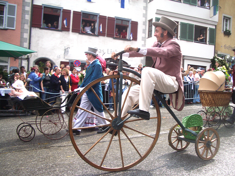 File:Ravensburg Rutenfest 2005 Festzug Hochrad.jpg