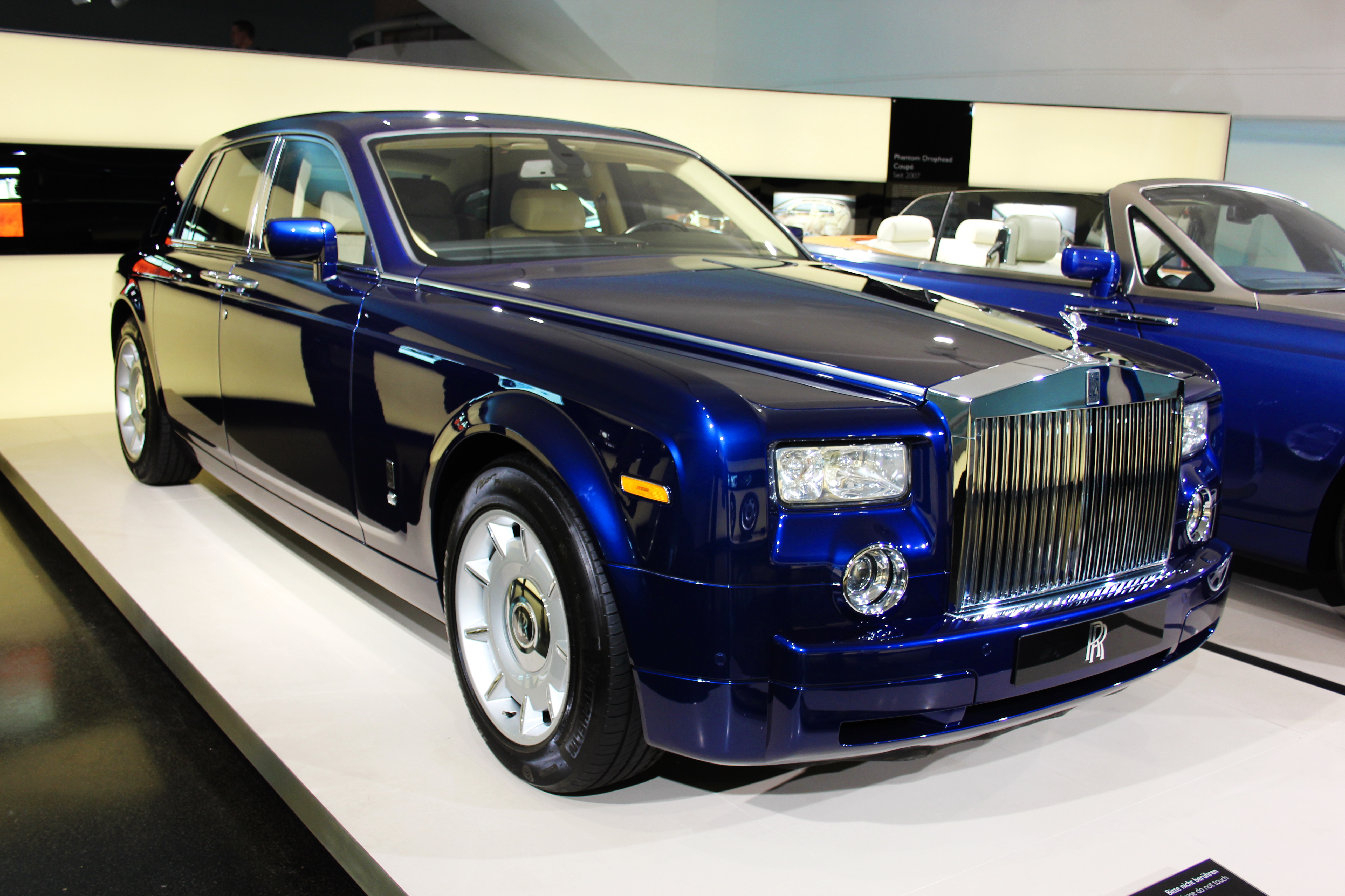 Как называется роллс ройс. Роллс Ройс 6x6. Rolls Royce Phantom 2022. Роллс Ройс 2003. Rolls Royce Phantom 6.