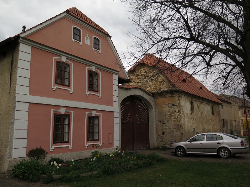 File:Slatina, sýpka u čp.15.jpg