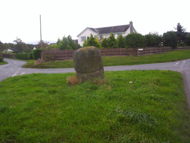 File:Standing Stone in Auchterarder Perth and Kinross. - geograph.org.uk - 947344.jpg