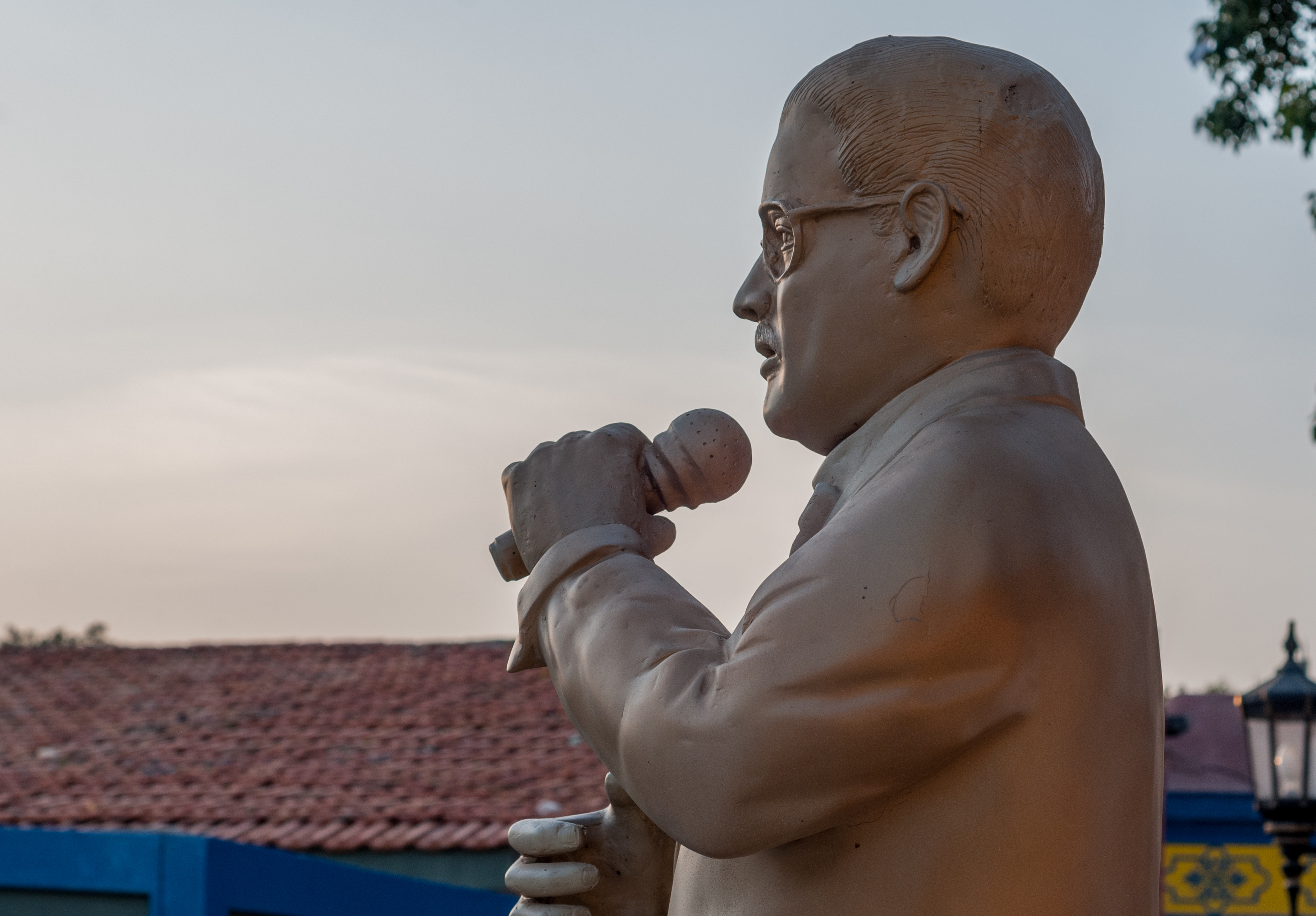 Estatua en homenaje al gaitero Ricardo Aguirre en la ciudad de Maracaibo