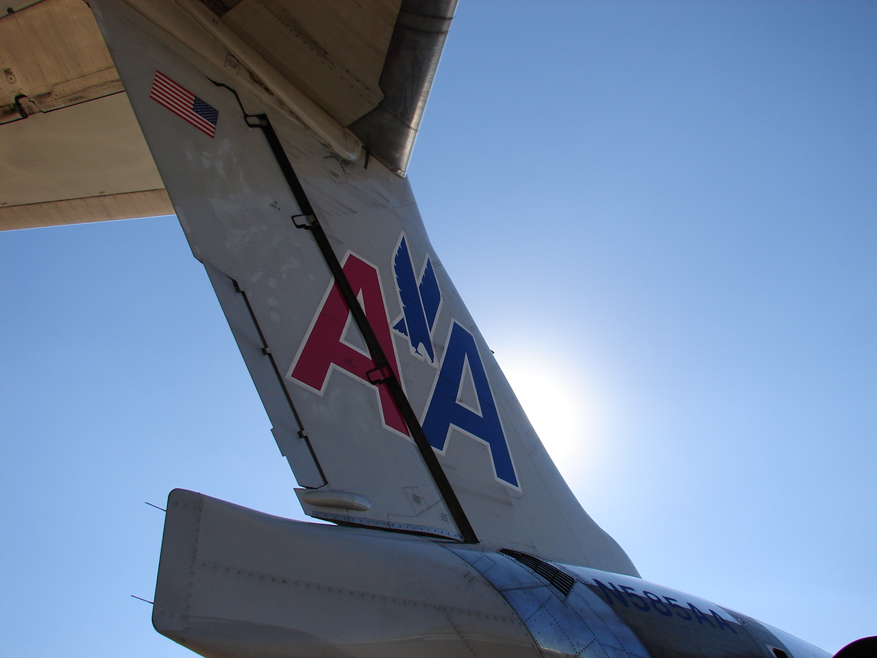 Tail of American Airlines MD-82 N585AA 2012.jpg