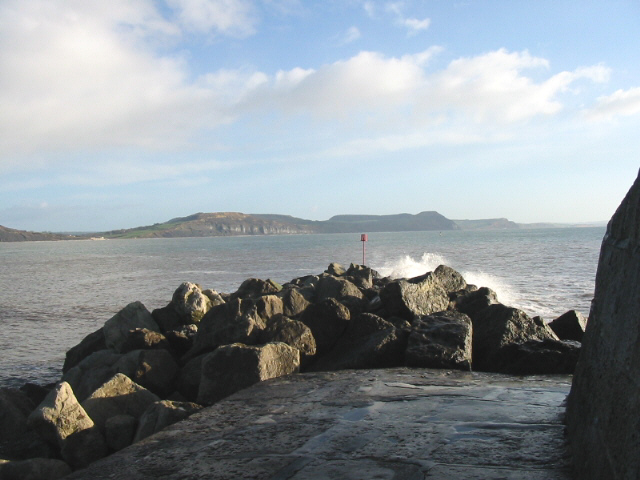 File:Tip of The Cobb, Lyme Regis - geograph.org.uk - 126428.jpg