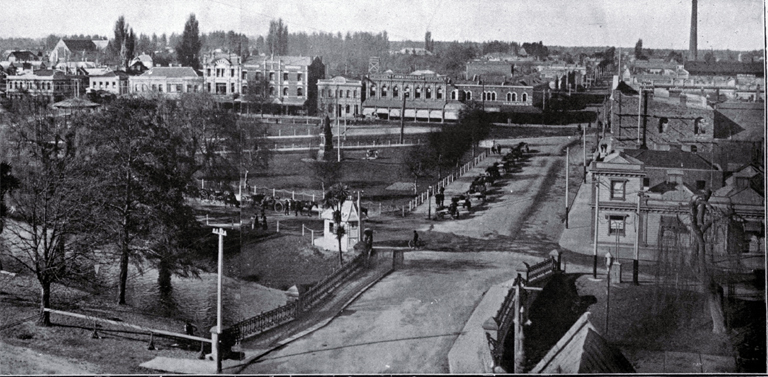 File:Victoria Square, 1910 (photo 02).jpg