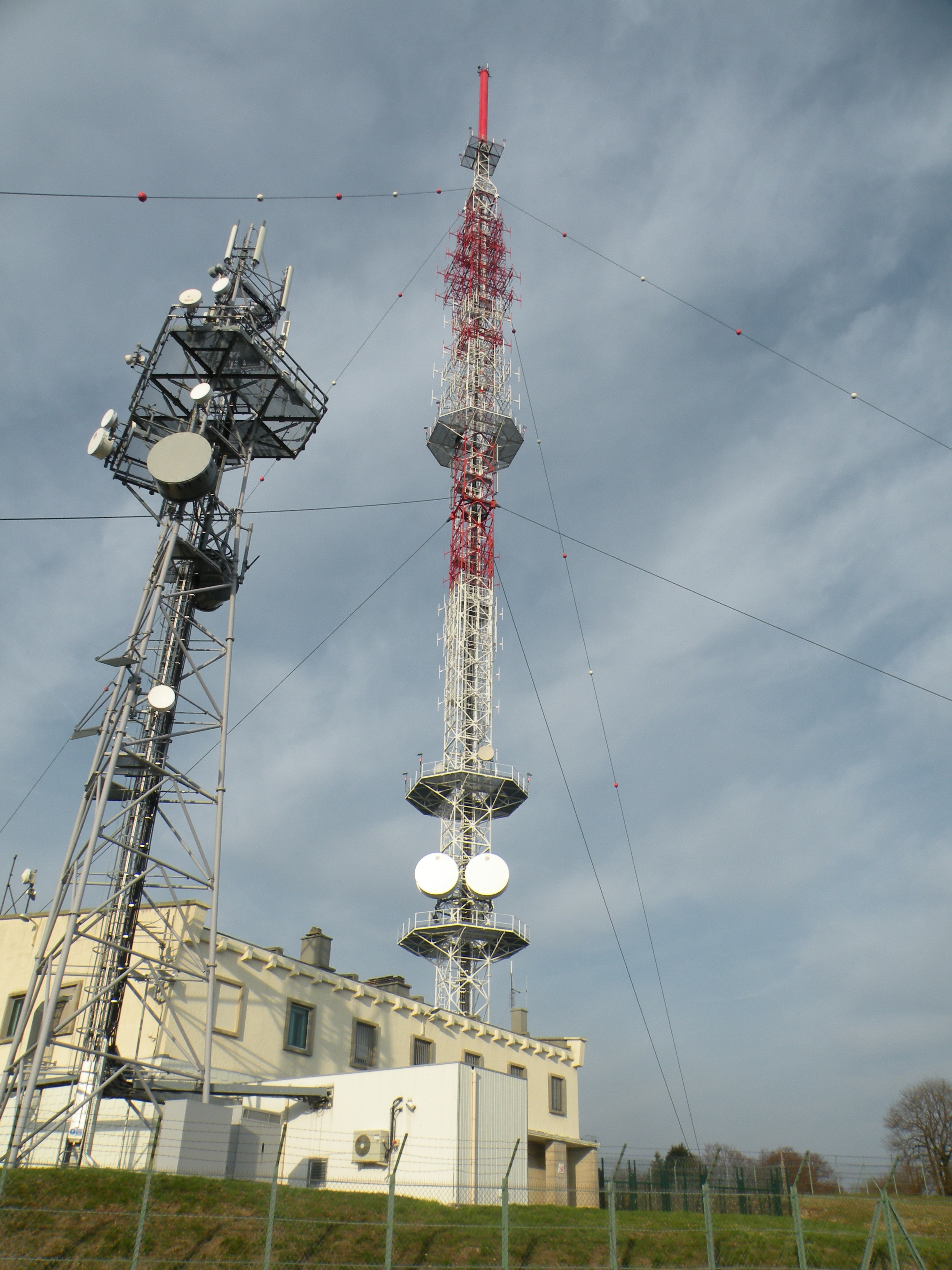 Antenne-relais — Wikipédia