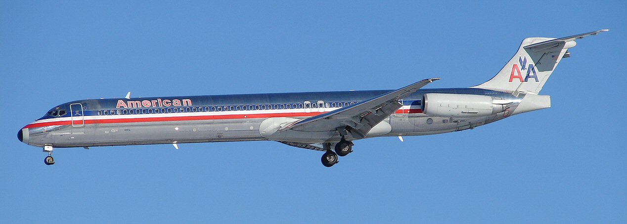 American Airlines MD-80 (385583980).jpg