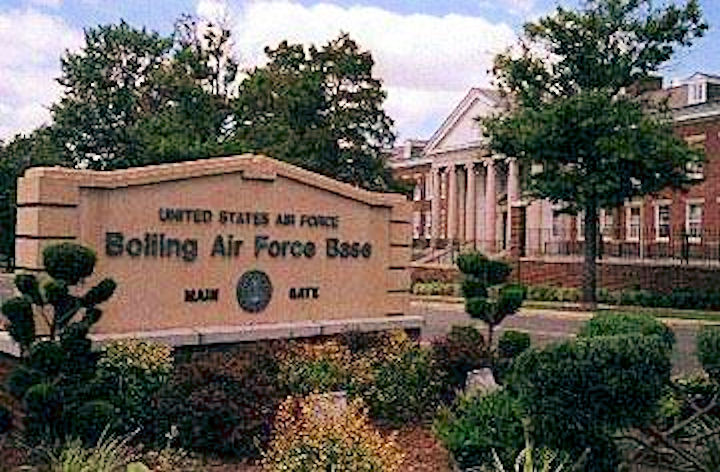 File:Bolling AFB - gate.jpg