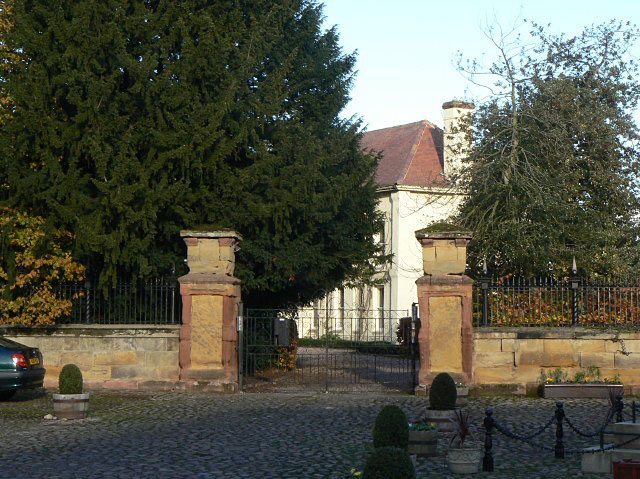 File:Boroughbridge Hall - geograph.org.uk - 1580772.jpg