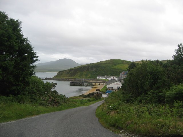 File:Bunnahabhainn Distillery looking SE towards Jura - geograph.org.uk - 881673.jpg