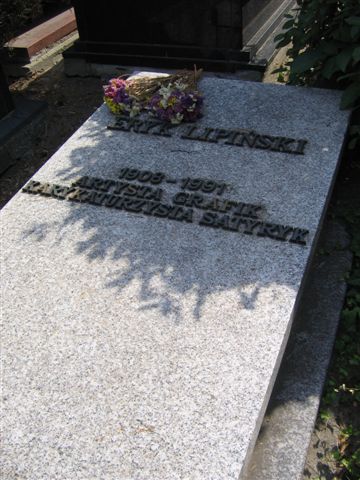 File:Eryk Lipinski monument.JPG