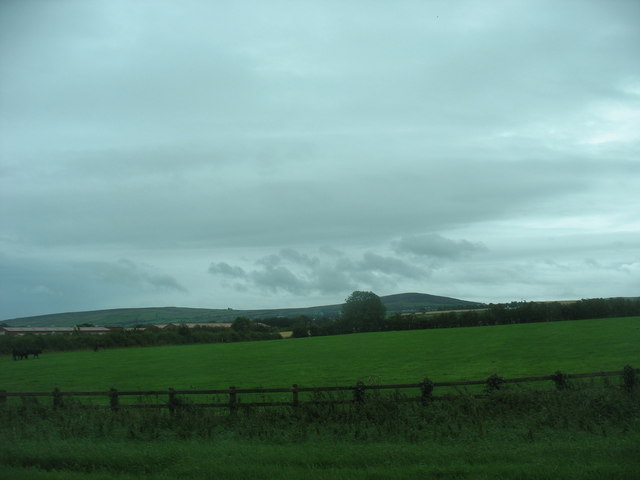 File:Farmland south of the New Buildings Industrial Estate - geograph.org.uk - 1508357.jpg