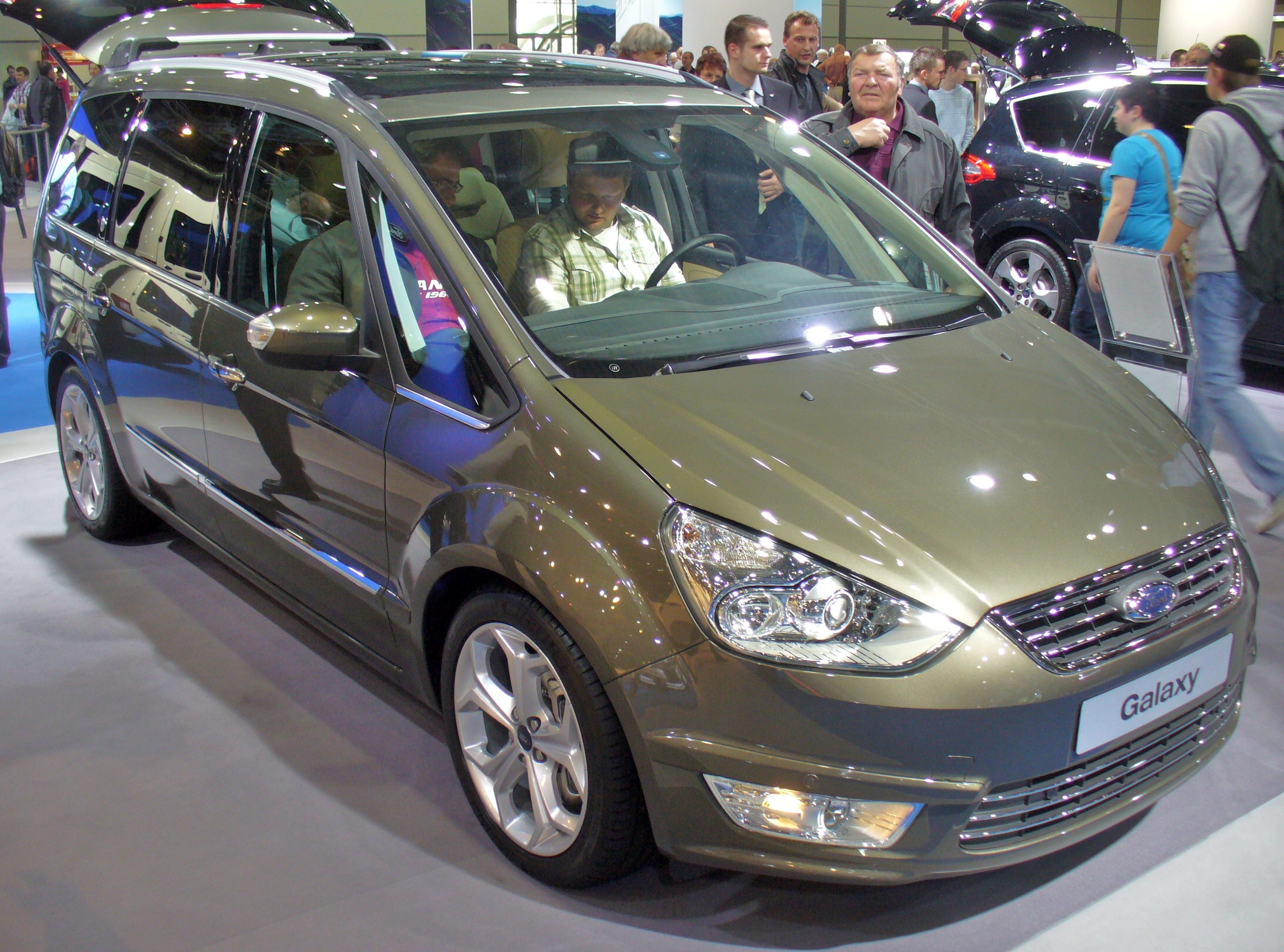 File:Ford Galaxy Facelift.JPG - Wikipedia