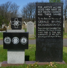 Richardson's grave in [[Layton Cemetery]], [[Blackpool]]