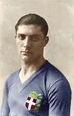 Giuseppe Meazza in the early 1930s wearing Italy